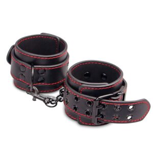 Algema em Couro Sintético com Corrente - Bondage Fetish - Lovetoy - Sexshop