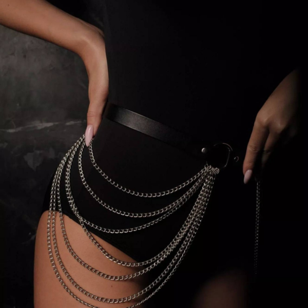 Cinto Arreio Sexy em Couro Branco Com Correntes Harness BDSM - Image 6