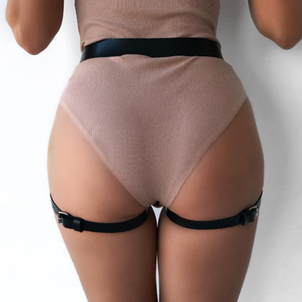 Arreio Cinturão Com Perneira Feminino Em Couro Vermelho Harness Sexy - Image 2