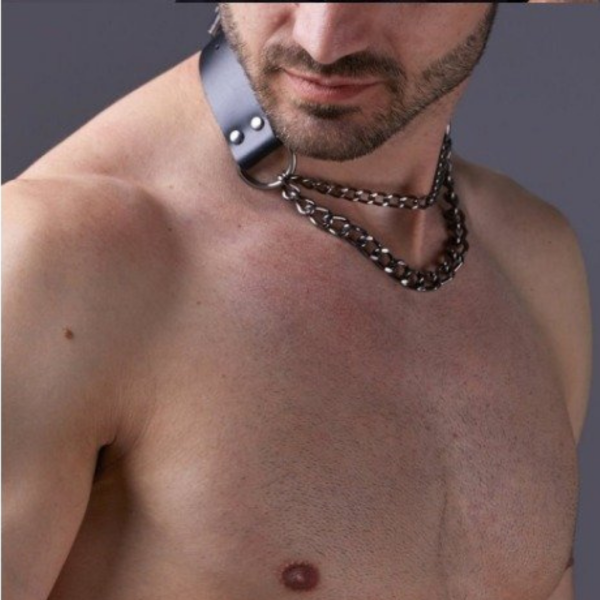 Colar Masculino Erótico Com Correntes Couro Vermelho e Ajuste - Image 2