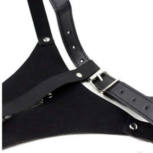 Cinto De Castidade Feminino Em Couro Preto Com Detalhes em Botões - Image 4