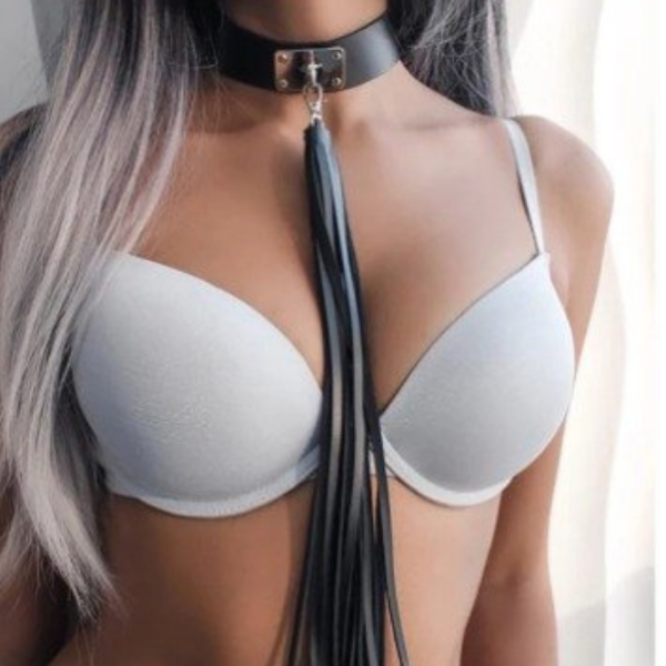 Colar Gargantilha em Tiras de Couro Vermelho Sado Fetiche BDSM - Image 2