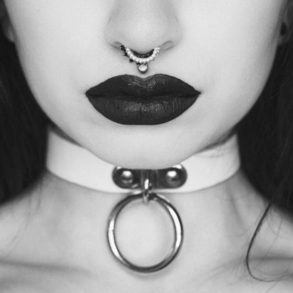 Gargantilha Sexy Colar Com Couro Branco Detalhe Argola de Aço - Image 6