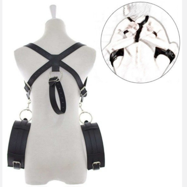 Arreio Harness em Couro Preto Com Algemas Para Coxas e Costas - Image 4