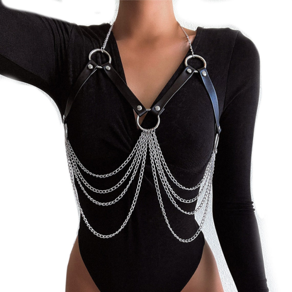 Conjunto Feminino Harness Erótico Fetiche Em Couro Vermelho e Correntes - Image 8