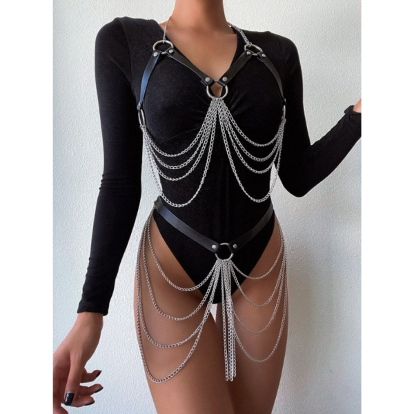 Conjunto Feminino Harness Erótico Fetiche Em Couro Vermelho e Correntes - Image 7