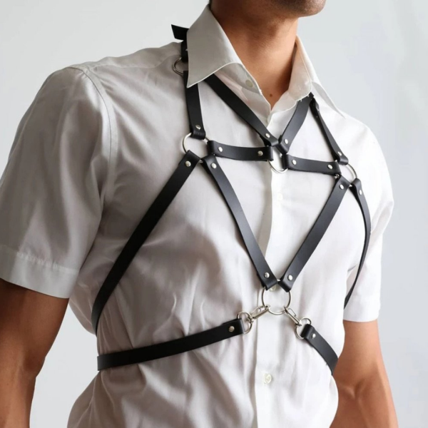 Arreio Harness Peitoral em Couro Vermelho Masculino Com Metais