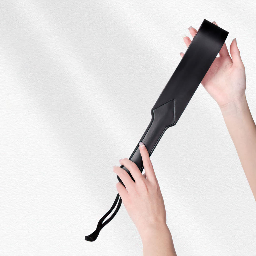 Chibata Moderna em Preto com Detalhes em Vermelho - YOUVIBE - Imagem 4