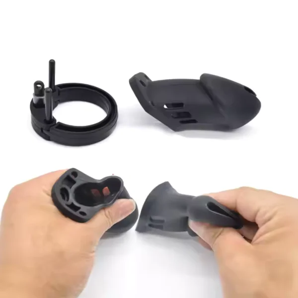 Cinto de Castidade em Silicone Preto Aveludado 05 Aneis BDSM - Image 6